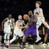 Stephen Curry Cetak 44 Poin, Samai Rekor LeBron James dan Bawa Warriors Menang Dramatis