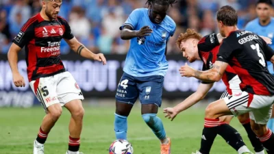 Sydney FC vs Adelaide Utd: Drama Comeback Sky Blues dan Tug-of-War Akol Akon yang Mengguncang A-League
