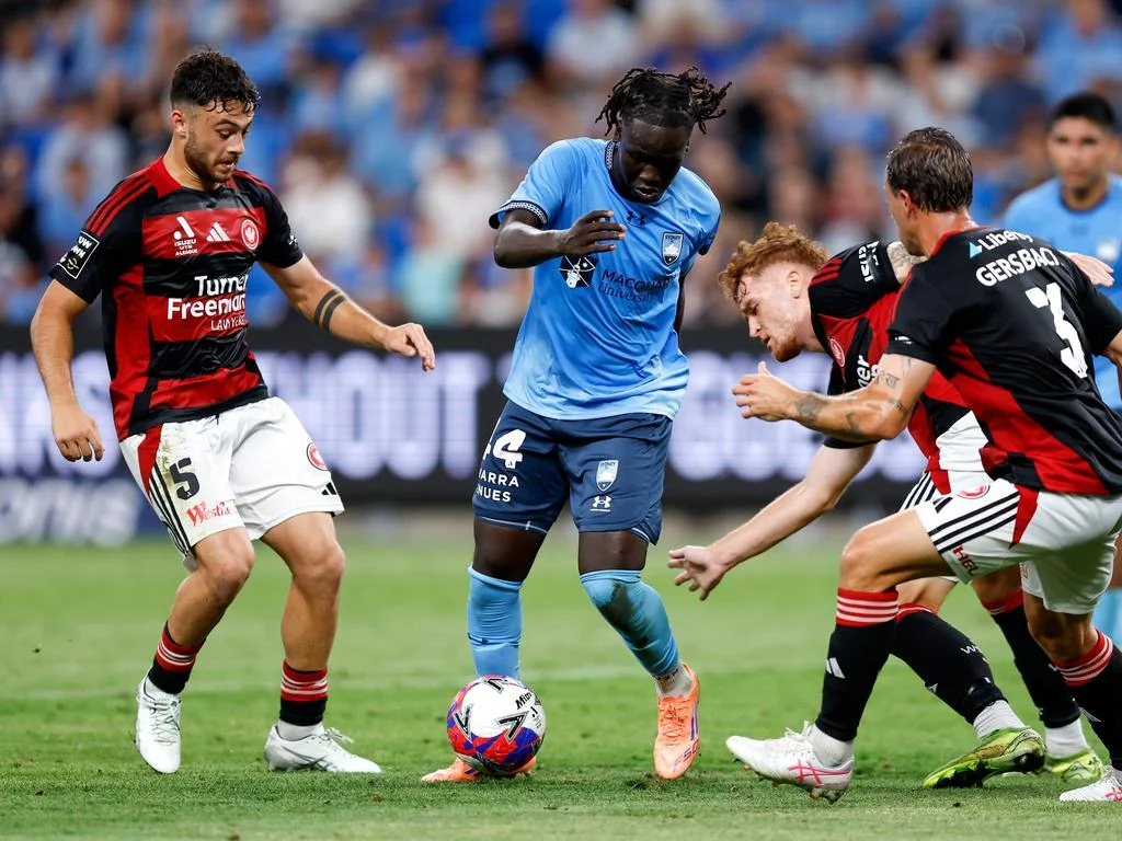 Sydney FC vs Adelaide Utd: Drama Comeback Sky Blues dan Tug-of-War Akol Akon yang Mengguncang A-League
