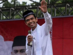 Ustadz Abdul Somad Resmikan Peletakan Batu Pertama SMA Trensains Al Ikram dan Beri Nasehat di Berbagai Acara di Riau